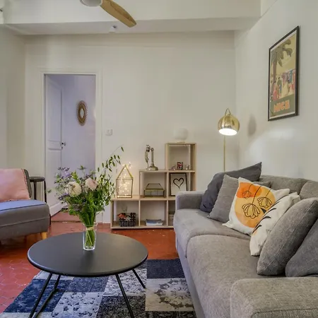 Apartment Typique - 2 Bedrooms,typical Apartment-old Town *