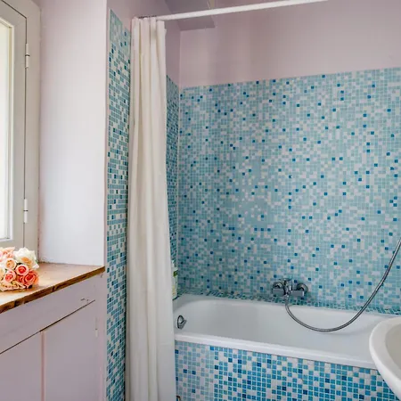 Typique - 2 Bedrooms,typical Apartment-old Town Apartment Nice