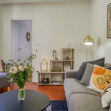 Typique - 2 Bedrooms,typical Apartment-old Town