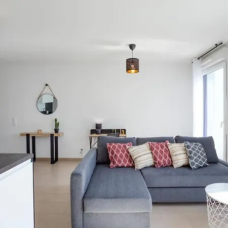 L17 Arenas 3 Balconies 5mins To The Sea * Nice