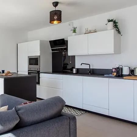 L17 Arenas 3 Balconies 5mins To The Sea * Nice