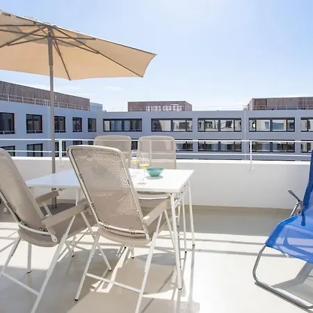 L17 Arenas 3 Balconies 5mins To The Sea Apartment