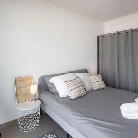 Apartment L17 Arenas 3 Balconies 5mins To The Sea *