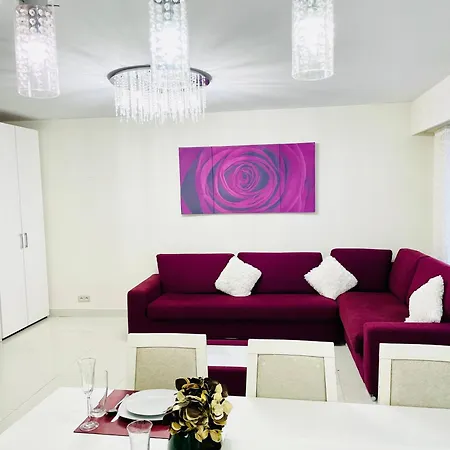 Spacious In The Center Of Near The Sea Apartamento Niza