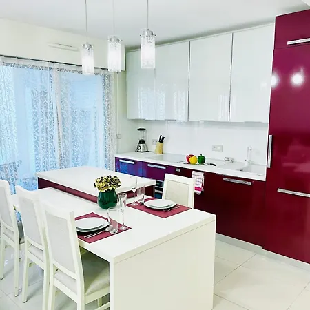 Spacious In The Center Of Near The Sea Apartamento