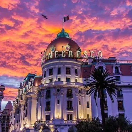 Le Royal Cocoon Carre D'or Apartment