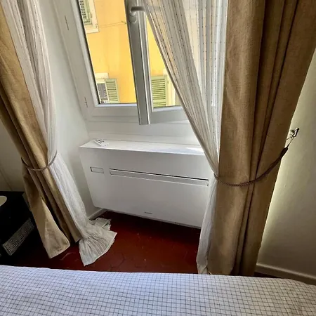 Typique - 2 Bedrooms,typical Apartment-old Town Apartment