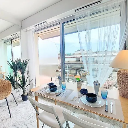 Nestor&jeeves - Lifestyle - Terrace - Modern Apartment *