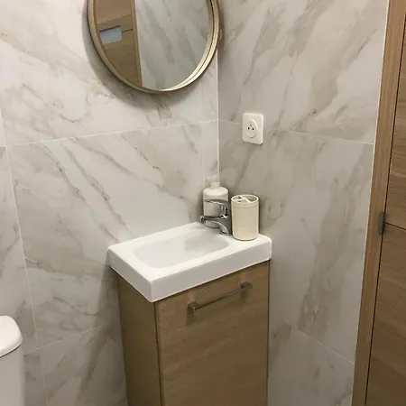 1 Minute De La Promenade Des Apartment