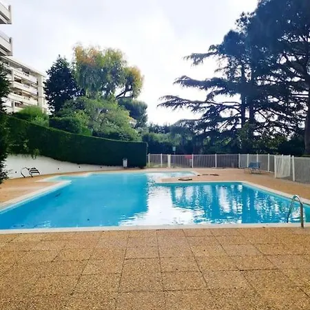 Avec Terrasse Et Piscine Nice