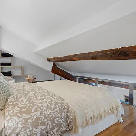 Apartment Renting - 3 Massena - Chic Escape Luxury Duplex Place Massena