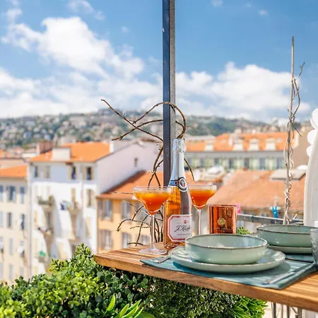 Apartamento Center - Balcony Quiet - Air Conditioner - Kitchen - Wifi - Tram