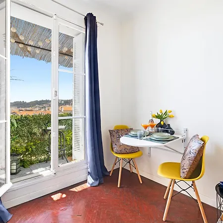 Center - Balcony Quiet - Air Conditioner - Kitchen - Wifi - Tram Apartamento *