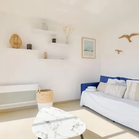 Apartment T2 Avec Terrasse Et Parking Prive Au Coeur De