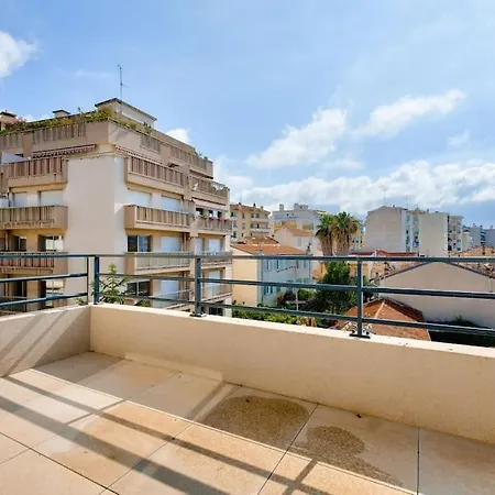 T2 Avec Terrasse Et Parking Prive Au Coeur De Apartment