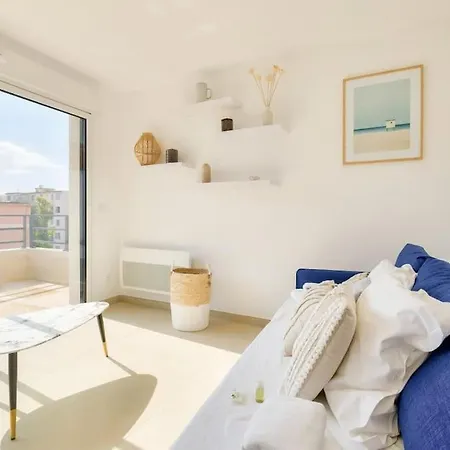 T2 Avec Terrasse Et Parking Prive Au Coeur De Apartment