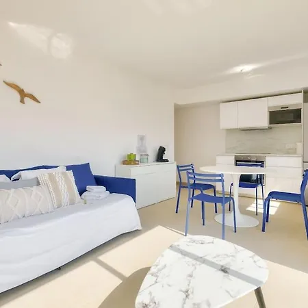 Apartment T2 Avec Terrasse Et Parking Prive Au Coeur De