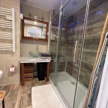 Luxurious In 450 M Of The Sea