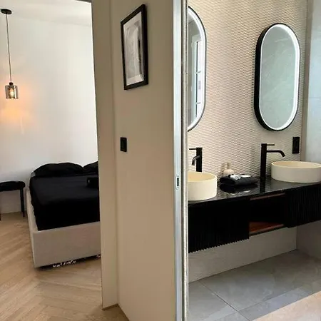 Modern Massena Place Apartment