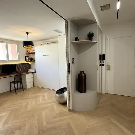 Apartment Modern Massena Place Nice