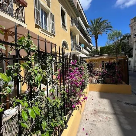 Apartment - Amazing Flat To 10 Min To Sea - Garden