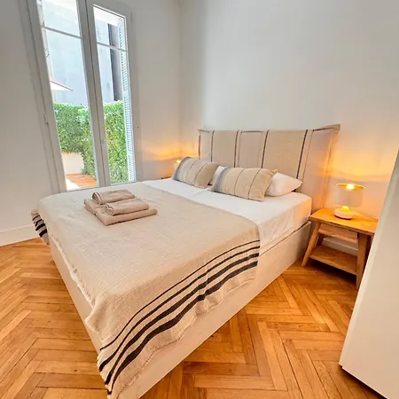 Apartment Elegant Central Flat With Private Terrace In *