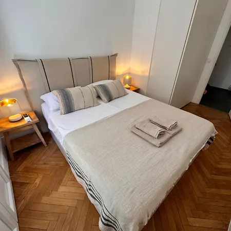Apartment Elegant Central Flat With Private Terrace In Nice