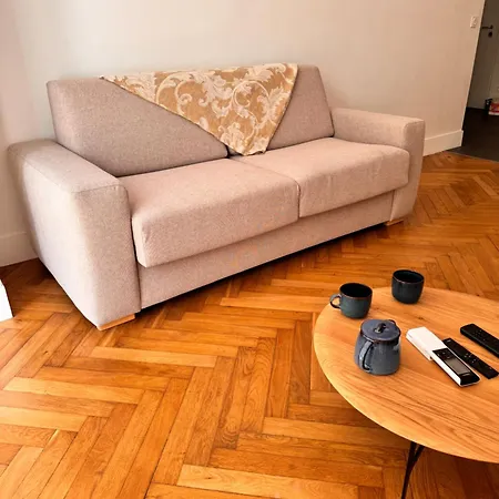 Apartment Elegant Central Flat With Private Terrace In