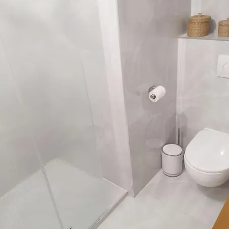 Chez L'hadriana, 2x Ac Clim Wi-fi,newly Renovated Apartment *