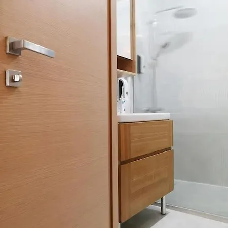 Apartment Chez L'hadriana, 2x Ac Clim Wi-fi,newly Renovated Nice