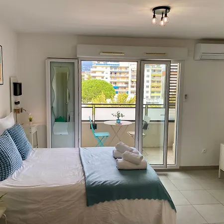 Ma Place Au Sud 405 Apartment *