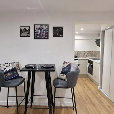 Cine Chic Sous La Promenade Apartment *