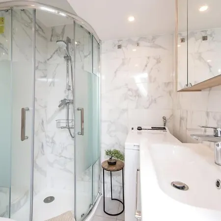 - - Superbe Avec Balcon - Centre - - Apartment *