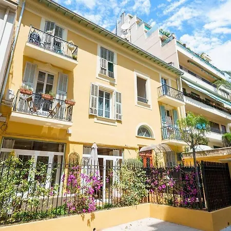 - - 10 Min De La Apartment