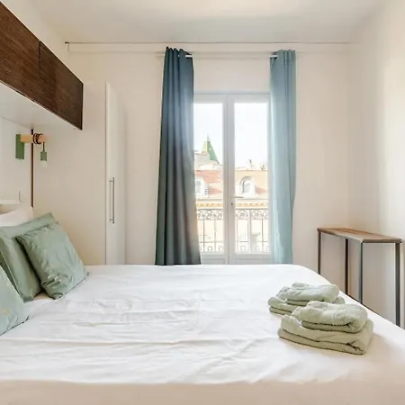 Homelivia Av Jean Medecin * Nice