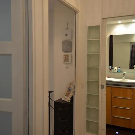 6 Personnes Avec Terrasse Et Jacuzzi Plein Cœur Centre-ville Quartier Du Port De Appartement