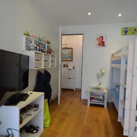 6 Personnes Avec Terrasse Et Jacuzzi Plein Cœur Centre-ville Quartier Du Port De Appartement Nice