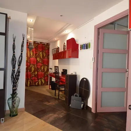 Appartement 6 Personnes Avec Terrasse Et Jacuzzi Plein Cœur Centre-ville Quartier Du Port De Nice