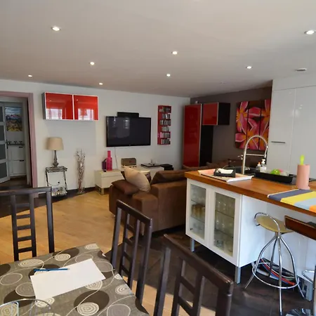 6 Personnes Avec Terrasse Et Jacuzzi Plein Cœur Centre-ville Quartier Du Port De Nice