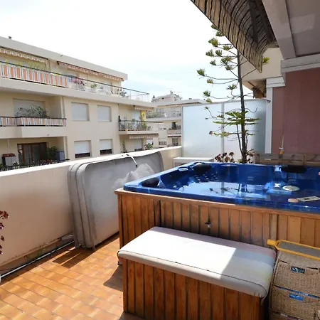6 Personnes Avec Terrasse Et Jacuzzi Plein Cœur Centre-ville Quartier Du Port De Appartement