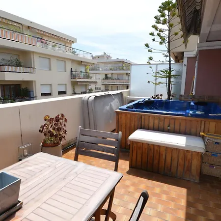 Appartement 6 Personnes Avec Terrasse Et Jacuzzi Plein Cœur Centre-ville Quartier Du Port De *