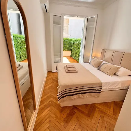 Luxury With Private Terrace In *