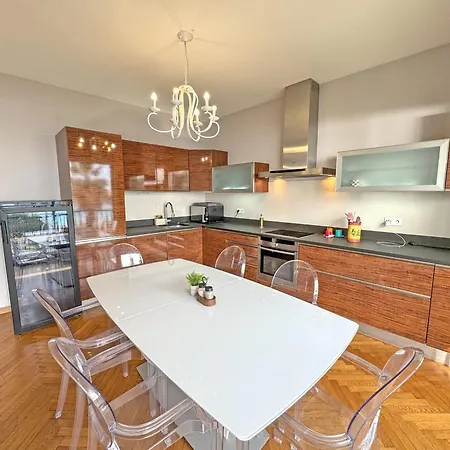 Apartment Cosy Cariatides Promenade