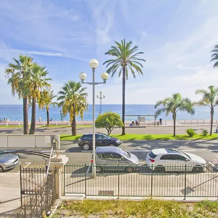 Cosy Cariatides Promenade Apartment *