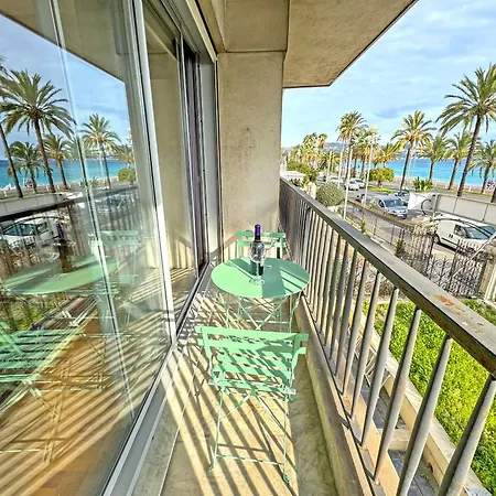 Cosy Cariatides Promenade Apartment *