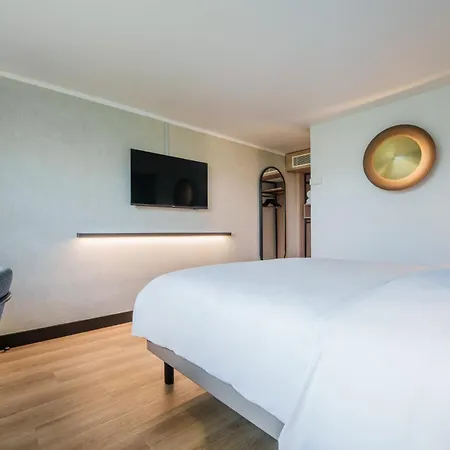 Campanile Aeroport 3* Νίκαια