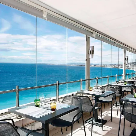 Le Meridien Hotel 4*