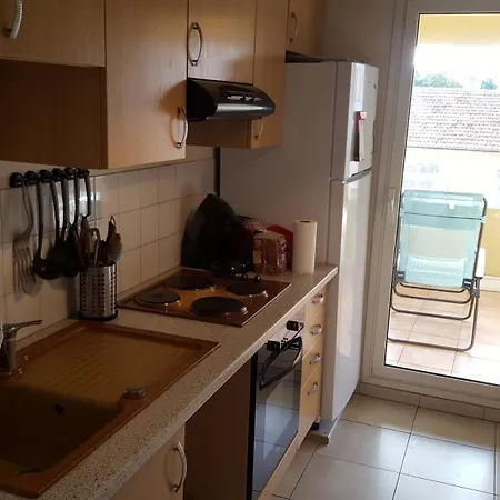 Pour 51m2 Avec Grande Terrasse Pansiyon