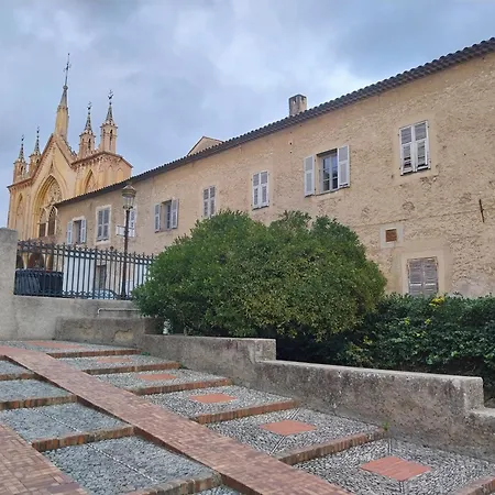 4 Pieces Avec Vue Et Stationnement Prive A