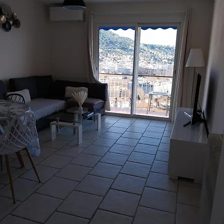 4 Pieces Avec Vue Et Stationnement Prive A * Nice